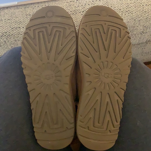 UGG Bailey Button Triplet II - Picture 4 of 5